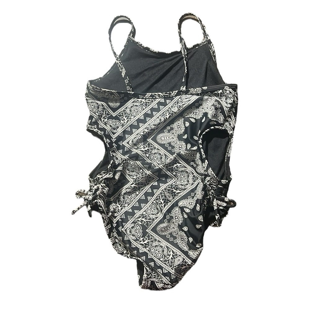 Children’s Place Girls one piece bathing suit - Picture 2 of 4